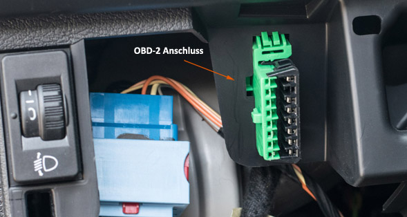 OBD-II Anschluss im Fahrzeug für den Testbericht