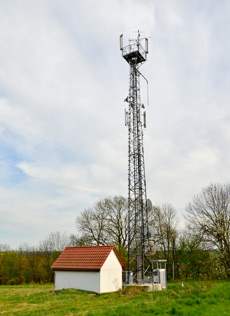 Funkmast auf dem Land