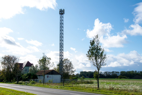 Telekom Funkmast auf dem Land