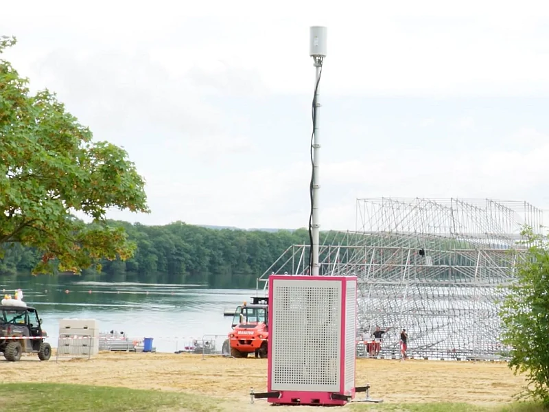Neue mobile Antenne der Telekom im Einsatz beim Nibirii Festival in Düren.